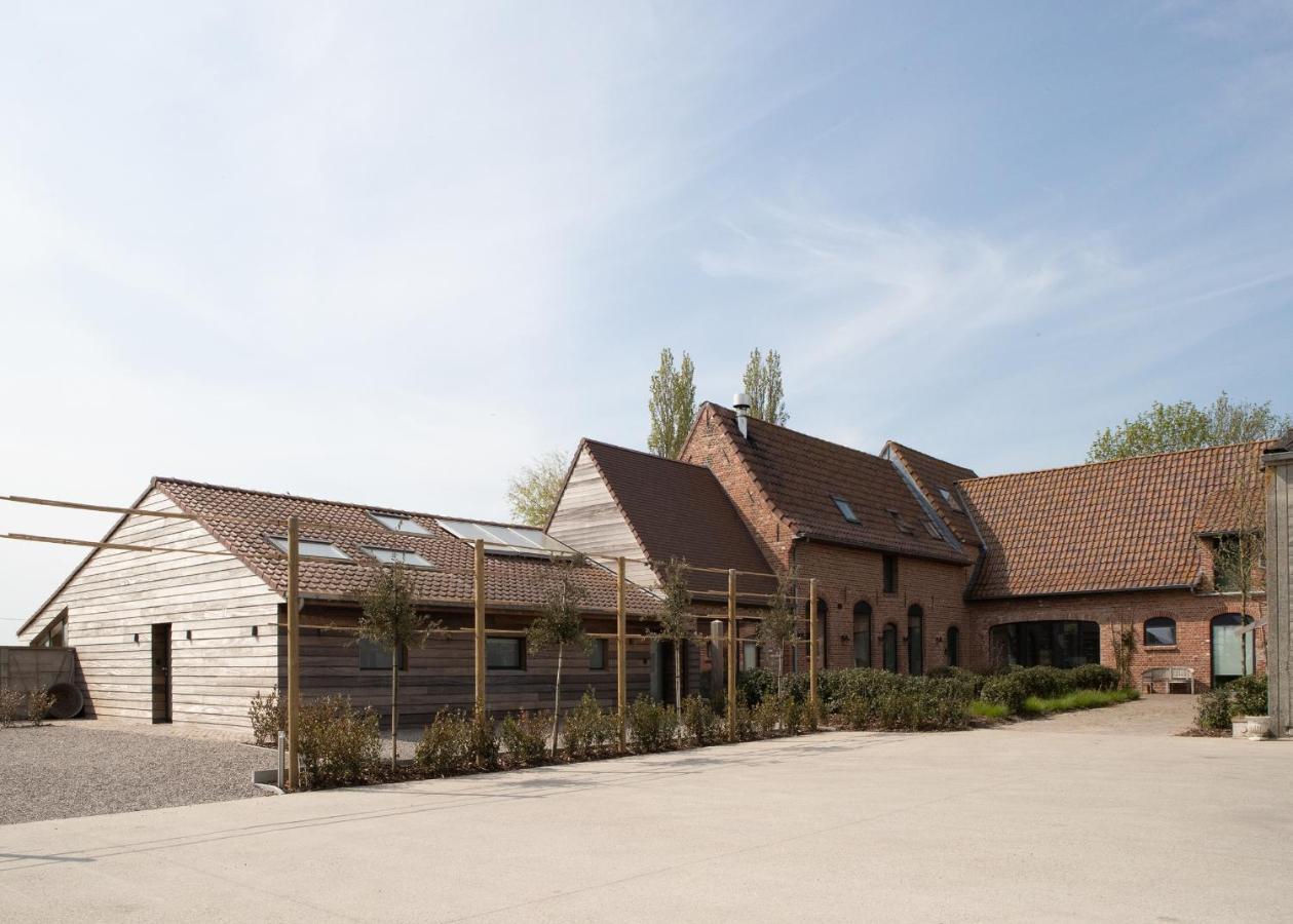 Landelijk Vakantiehuis In Diksmuide Met Een Tuin En Vijver Ngoại thất bức ảnh