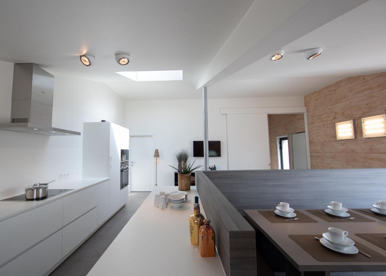 Landelijk Vakantiehuis In Diksmuide Met Een Tuin En Vijver Ngoại thất bức ảnh