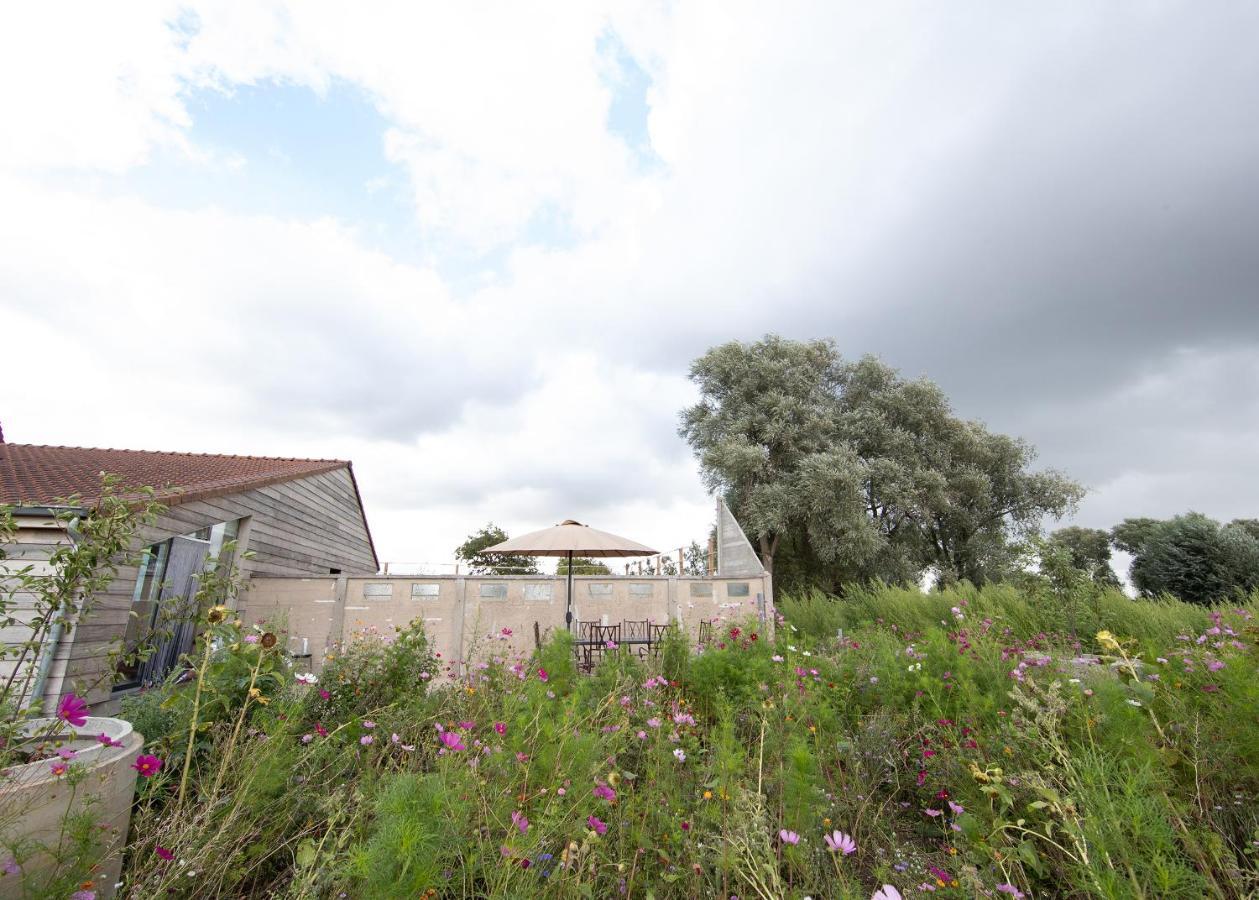Landelijk Vakantiehuis In Diksmuide Met Een Tuin En Vijver Ngoại thất bức ảnh
