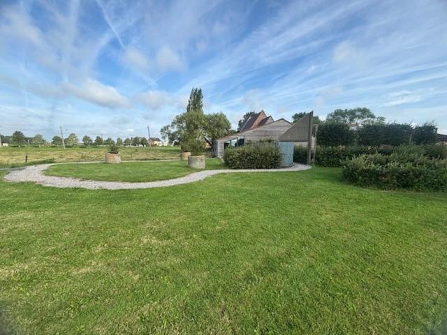 Landelijk Vakantiehuis In Diksmuide Met Een Tuin En Vijver Ngoại thất bức ảnh