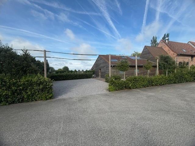 Landelijk Vakantiehuis In Diksmuide Met Een Tuin En Vijver Ngoại thất bức ảnh